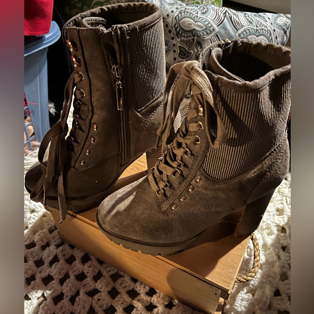 charlotte russe size 6W boots booties Brown